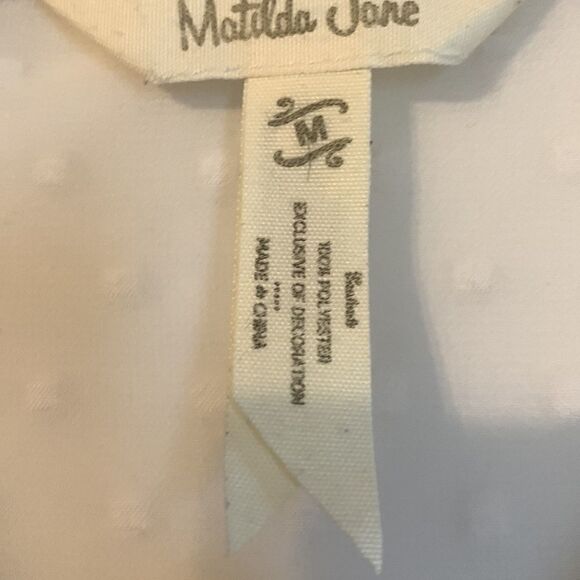 Matilda Jane Medium Peasant blouse. The color is cream with orange/peach detail - Picture 4 of 8